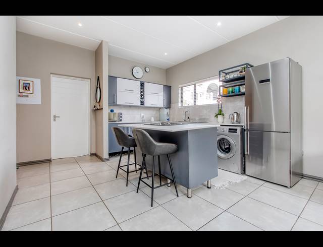 2 BEDROOM APARTMENT TO LET IN HYDE PARK